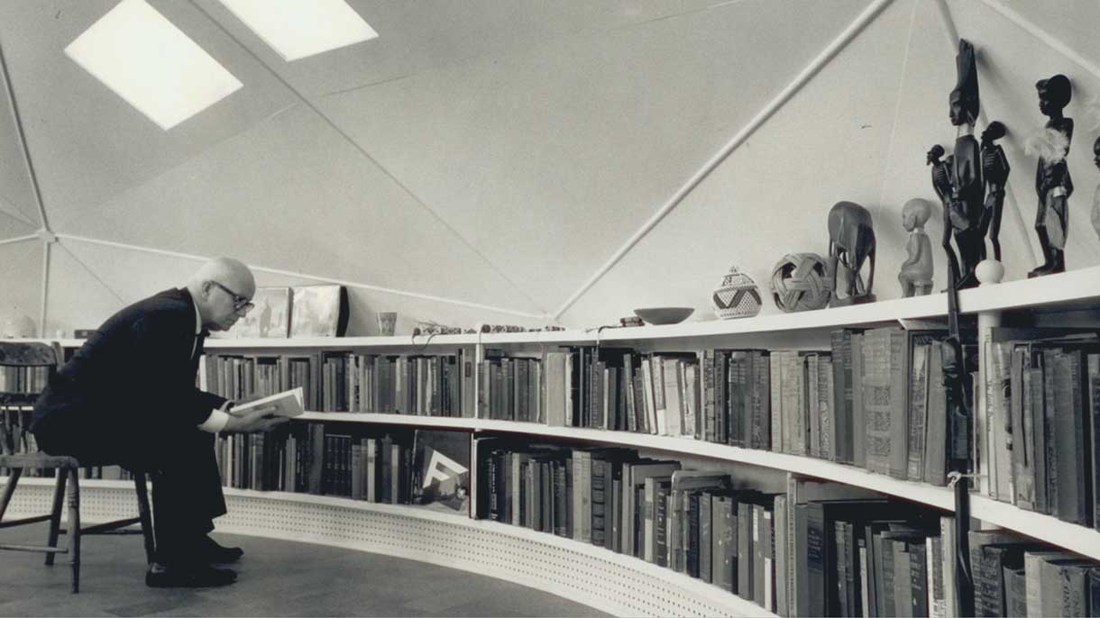Bucky Fuller in library of his Carbondale Home Dome